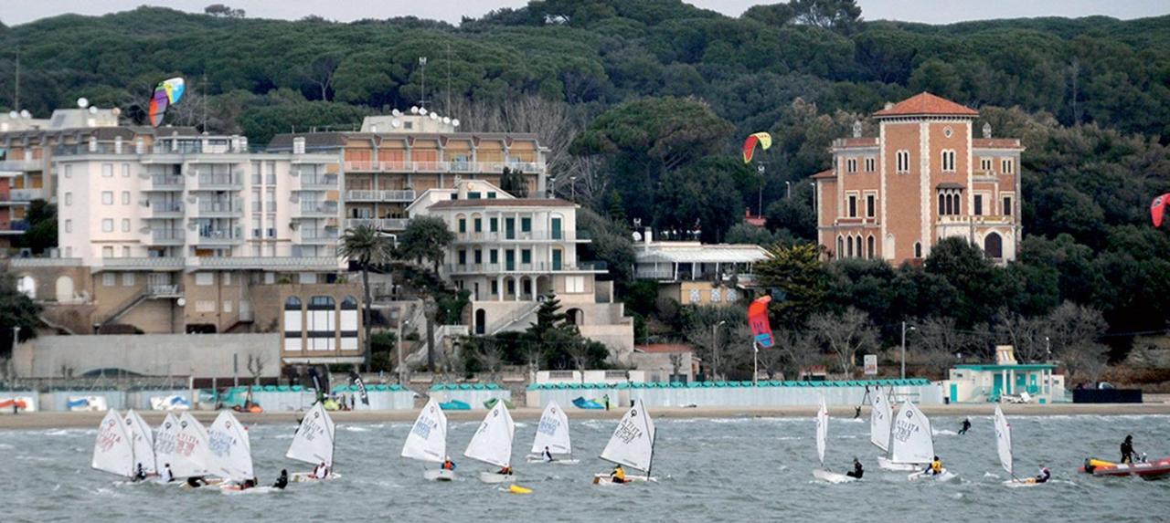 Ostello San Luigi Orione Anzio Bagian luar foto